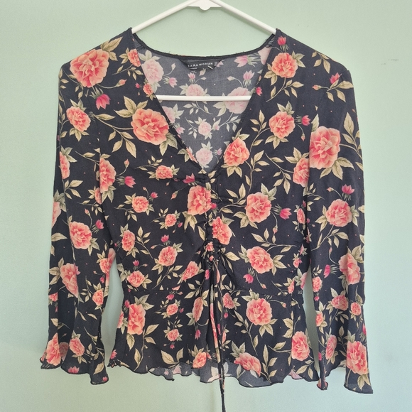 Zara Woman's Feminine Black Cropped Floral Ruched Peplum Blouse Size Small - Picture 2 of 6